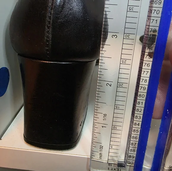 Prada Black Leather Stud Buckle Block Heel Pumps Size 39 Made in Italy - Picture 7 of 9